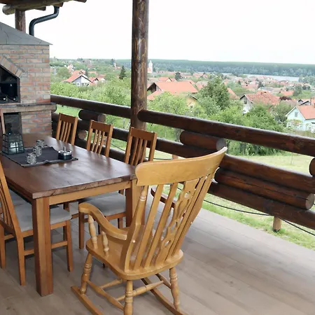 Majina Kuca Case de vacanță Cerevic